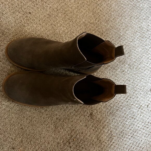 Blondo Mayes Waterproof Chelsea Boot - women's size 9 - Picture 6 of 7